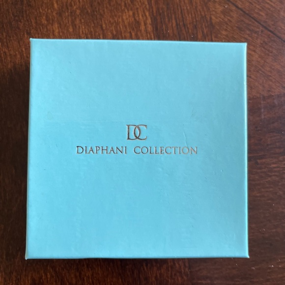 Diaphani w/ multi color Swarovski  Lucite bracelet - Picture 2 of 4